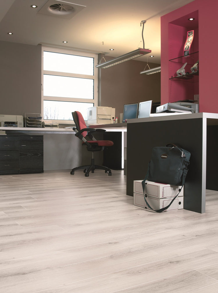 LAMINATE CONFERENCE - 547 GLACE CHERRY
